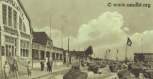 Die Strandhalle . W. Fick in Grmitz um das Jahr 1914 mit Brettern als Promenade.  -  Fr eine grere Bilddarstellung klicken Sie bitte auf das Foto.